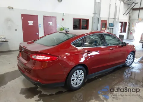 2014 Ford Fusion S z USA, uszkodzony, nr VIN 3FA6P0G7XER337166